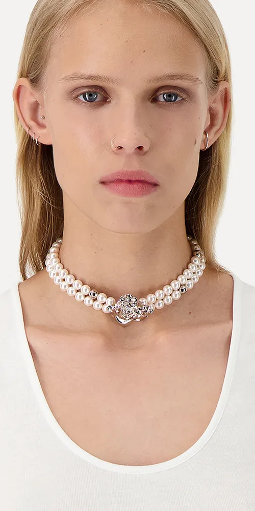 Betsy Choker