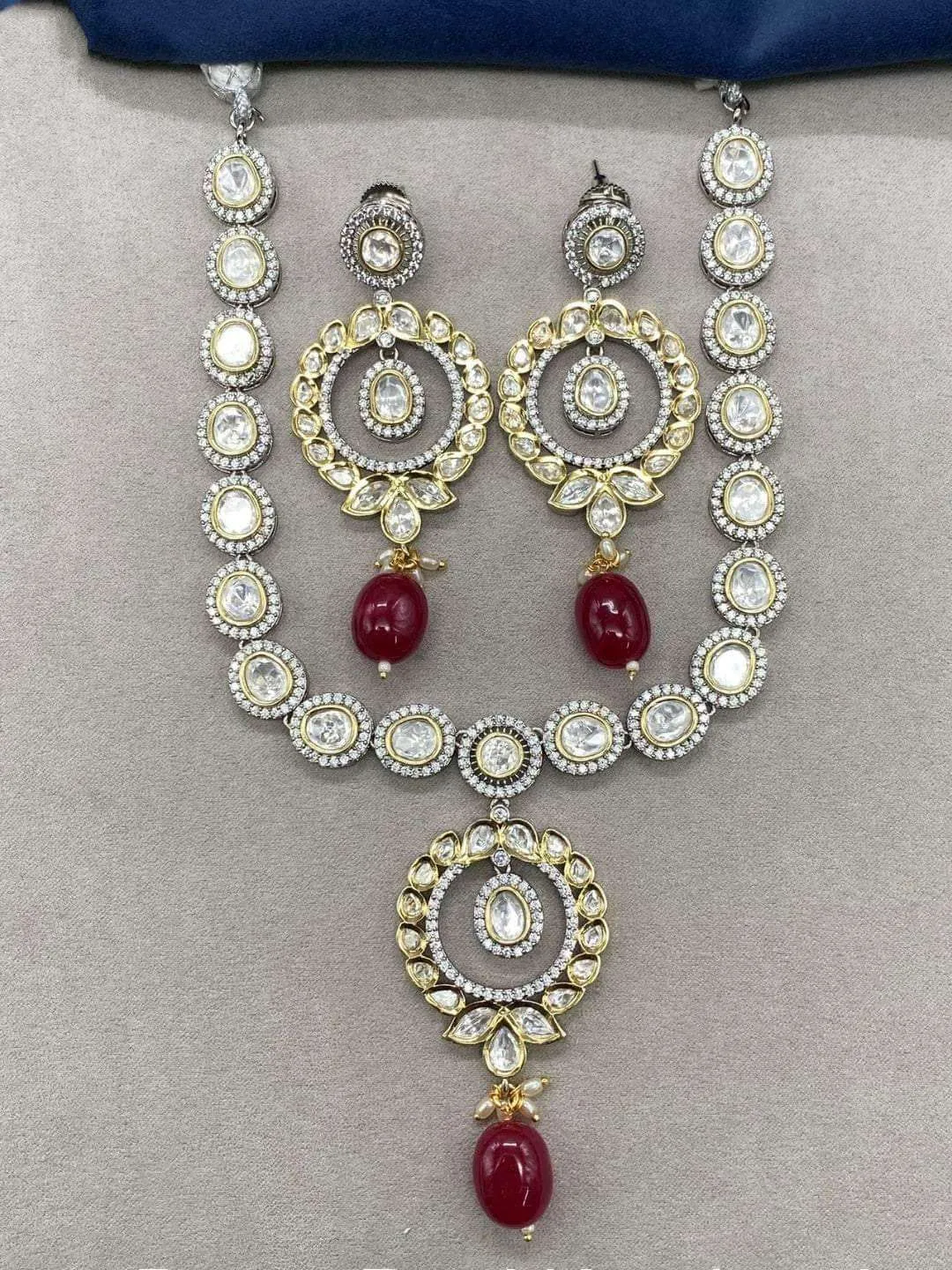 Exquisite Elegant Kundan Necklace