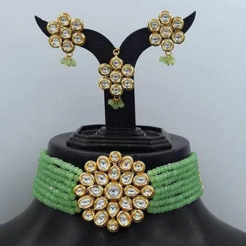 Round Kundan Patch Choker Necklace Set