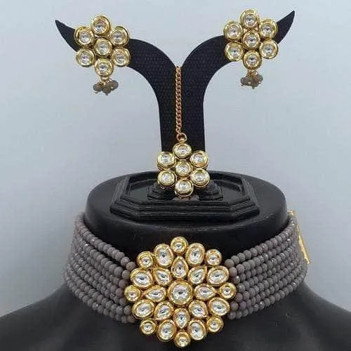 Round Kundan Patch Choker Necklace Set