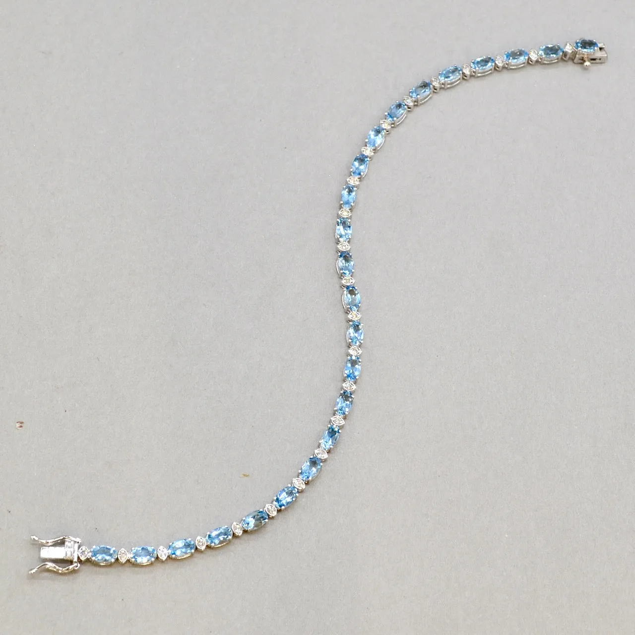 Salavetti Italy Aquamarine and Diamond Line Bracelet (4.87cts)