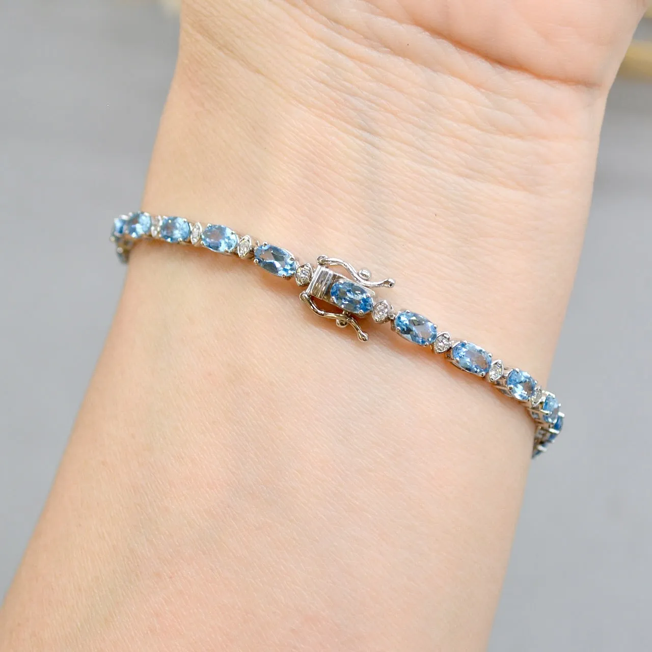 Salavetti Italy Aquamarine and Diamond Line Bracelet (4.87cts)